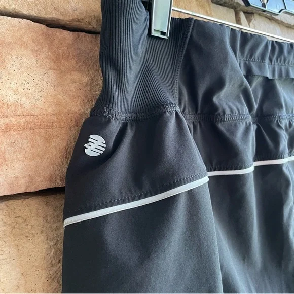 Zella black active lined shorts Women Large EUC - Picture 7 of 11